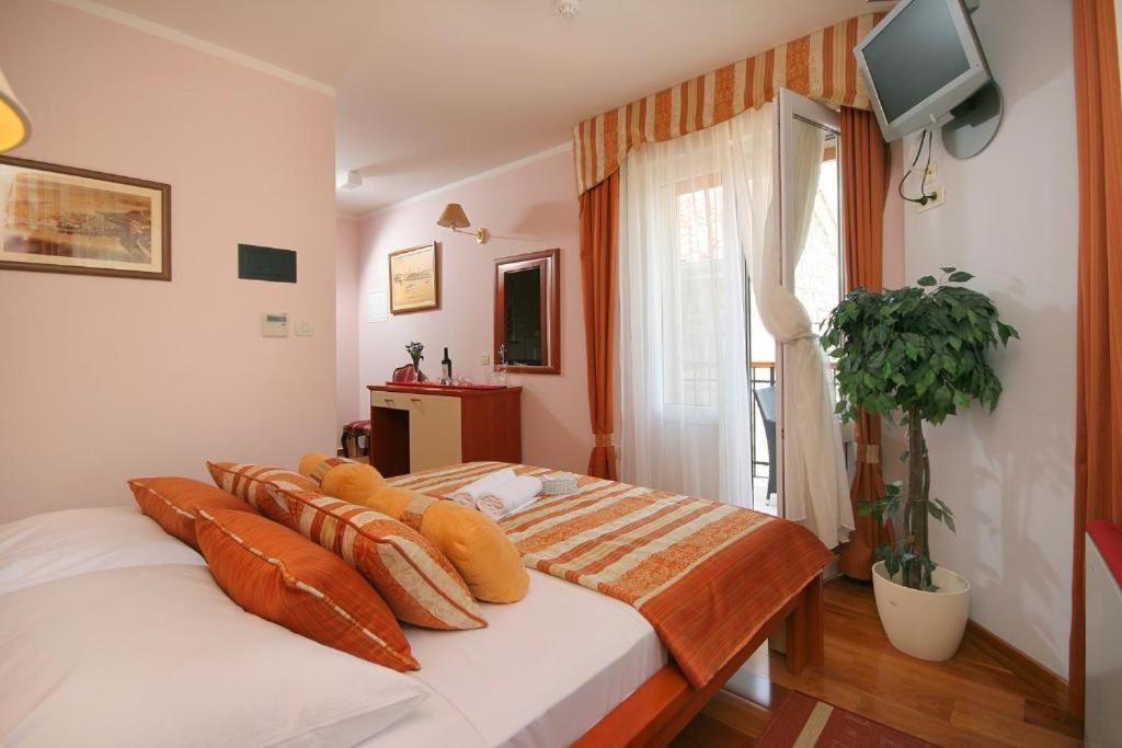 Trogirski Dvori Trogir