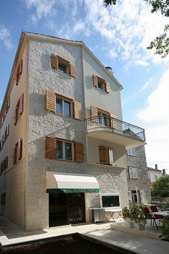 Trogirski Dvori 3*